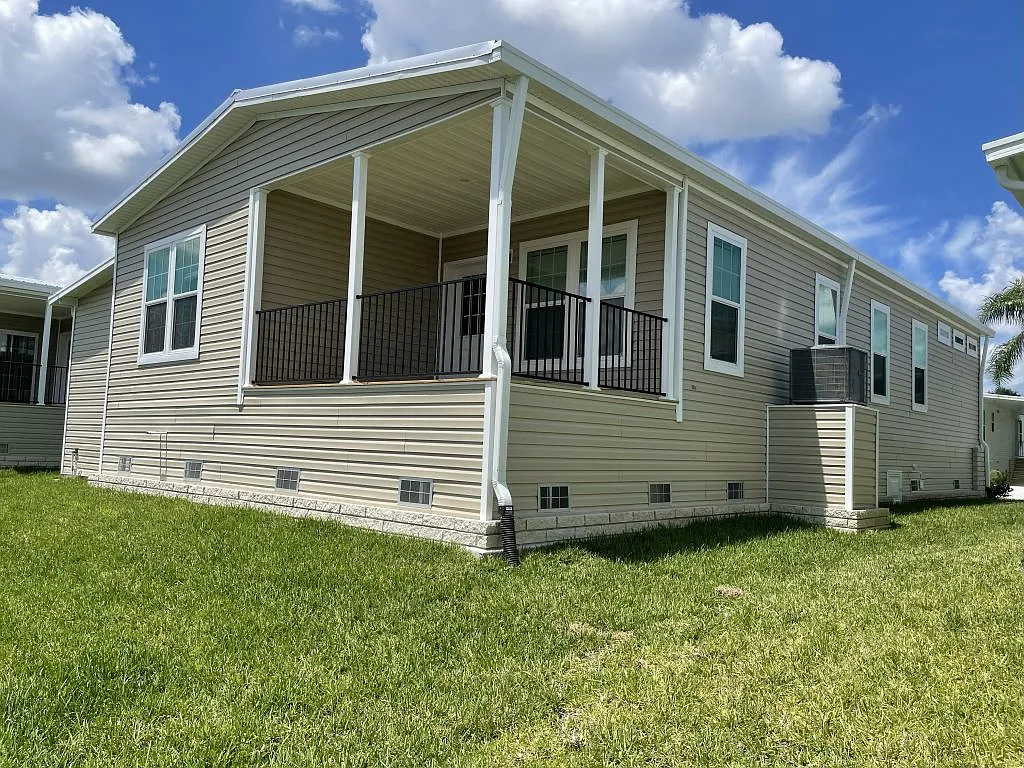 3 bed, 2.0 bath, 1460 sqft, $1,600 — Photo 3