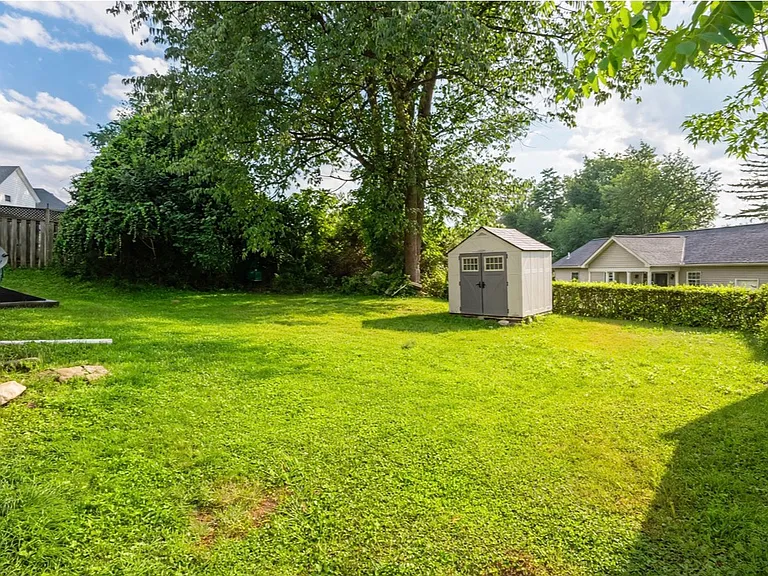 110 Florence Ct — Photo 19