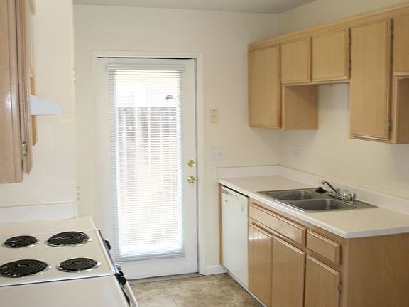 5th image of 2807 Brookside Dr APT A