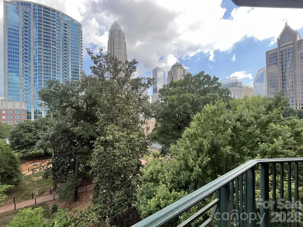 300 W 5th St APT 609, Charlotte, NC 28202