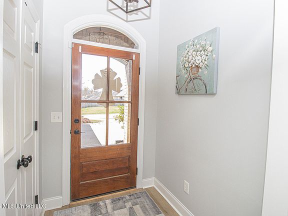 3rd image of 518 Carrington Dr