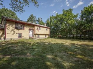 2355 Old Wellington St, Dighton, MA 02715