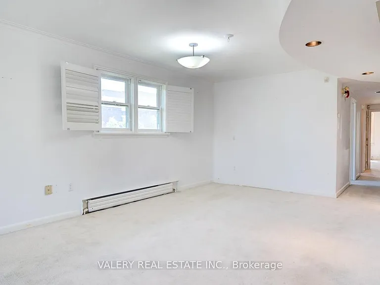 47 Ranleigh Ave #301 — Photo 7