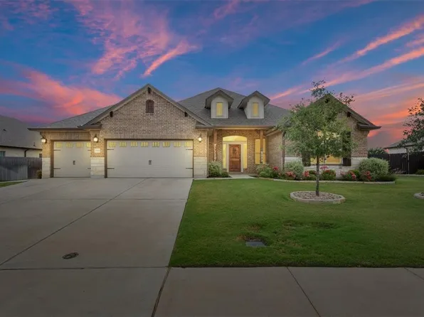 1104 Drummond Cir, Woodway, TX 76712