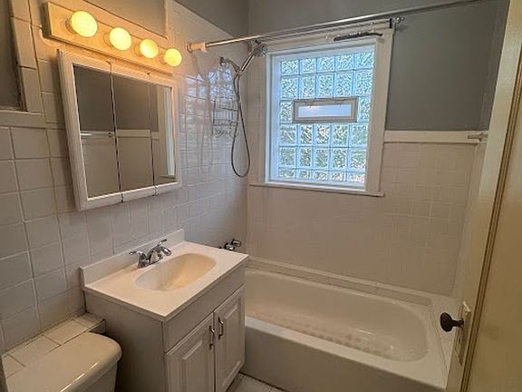 5th image of 6400 S Whipple St #2