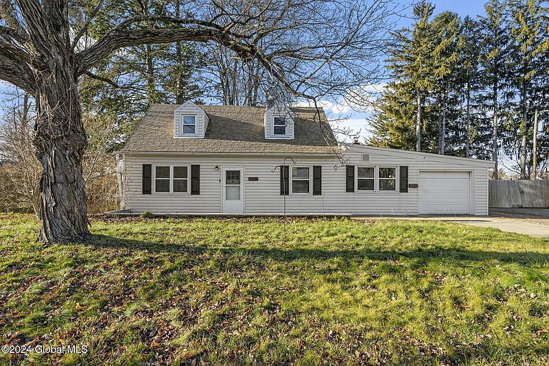 2nd image of 1084 Alheim Drive