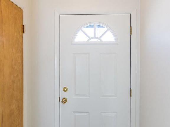 4th image of 3612 E 108 N