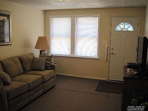 2nd image of 38 W 2nd St