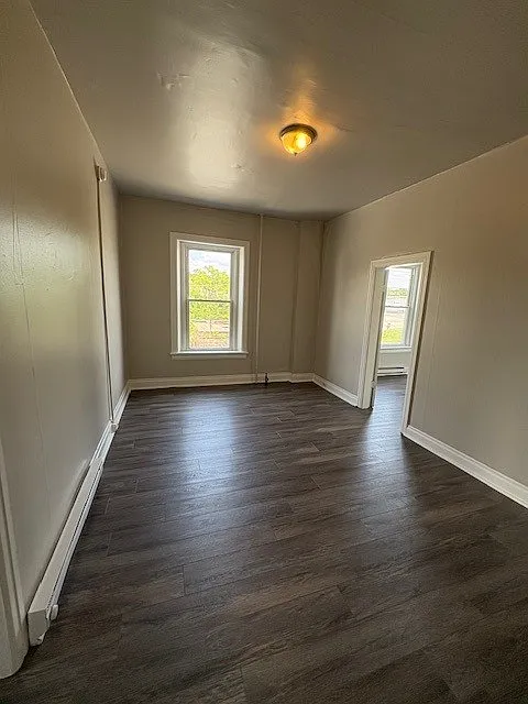 1 bed, 900 sqft, $995 — Photo 3