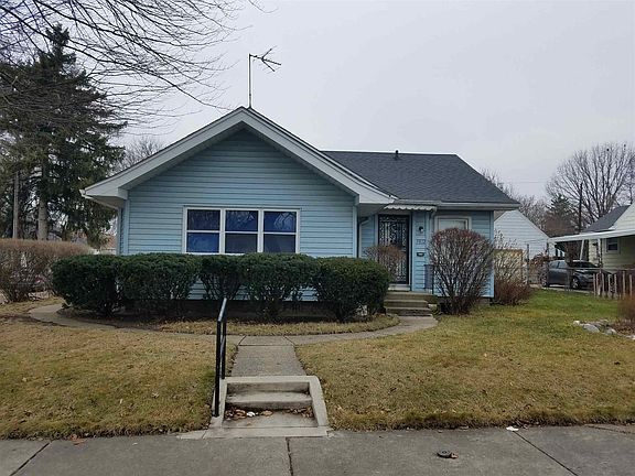 2nd image of 3812 Lillie St