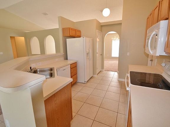 4th image of 658 Killian Cir