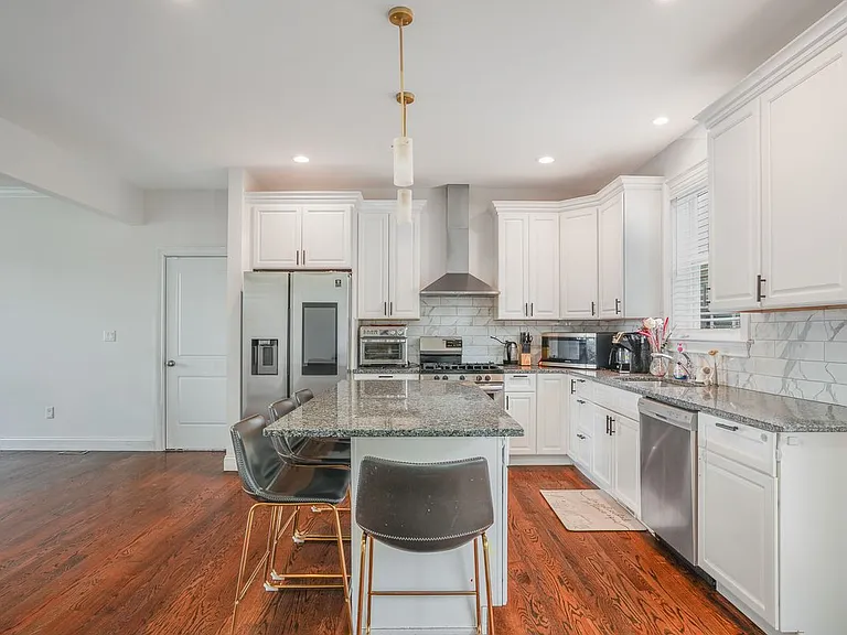 149 Stratford Dr — Photo 10