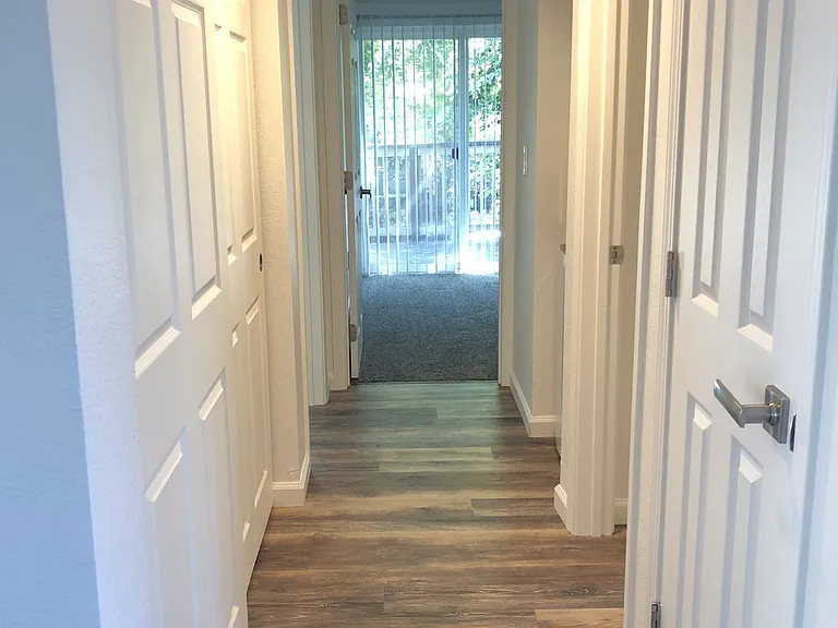 Cedarwood Apartments — Photo 24