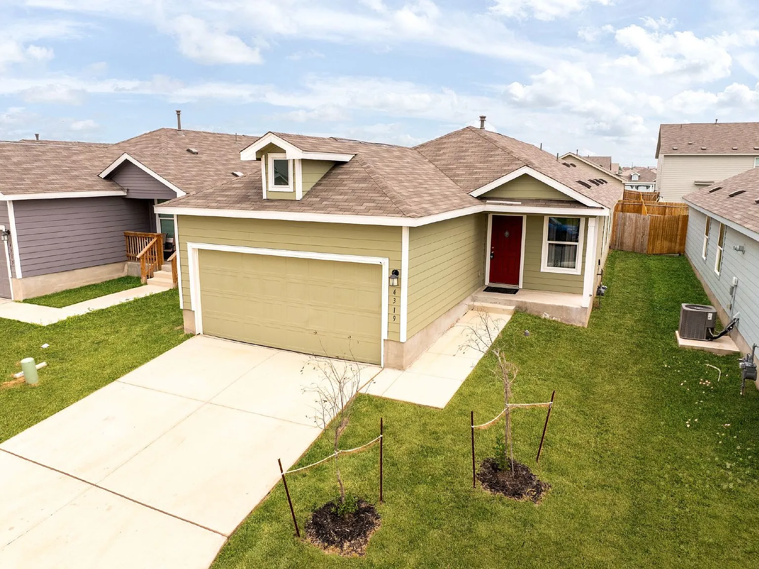 3 bed, 2.0 bath, 1450 sqft, $1,695 — Photo 1