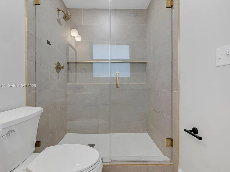 700 NW 18th St #1-2 — Photo 20