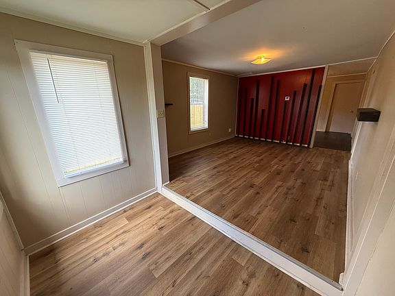 2nd image of 515 Mountain View Ave