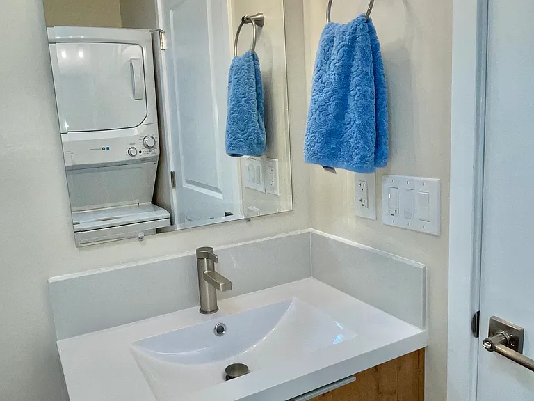 385 Theresa Way — Photo 19