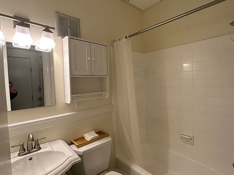 302 Newbury St #2 — Photo 9