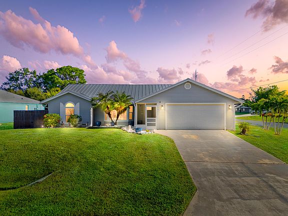 3rd image of 402 Watercrest Street