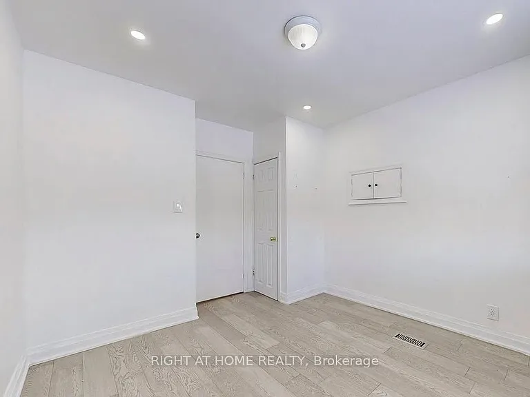 11 Dalehurst Ave #MAIN — Photo 14