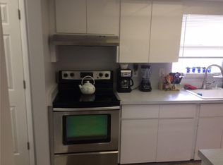 7128 W Country Club Dr N, Sarasota, FL 34243