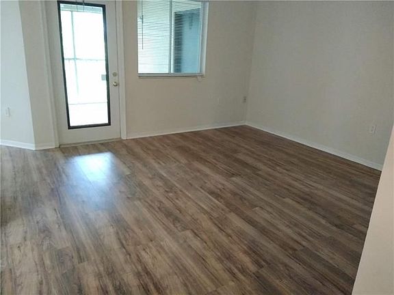 3rd image of 15303 Glenmoor Dr #15303