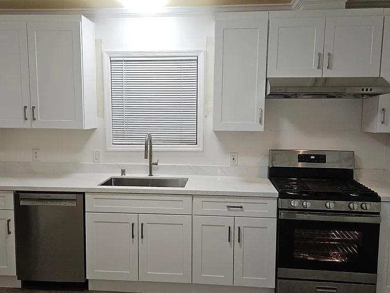 2189 Leland Ave — Photo 14