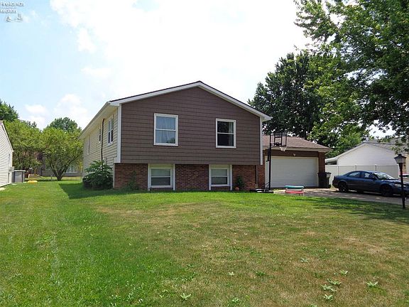 3rd image of 402 Birchwood Dr