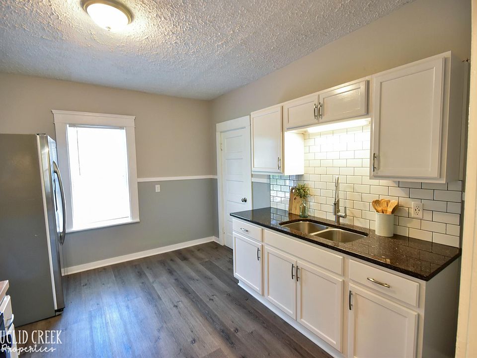 1st image of 4075 E 57th St #3