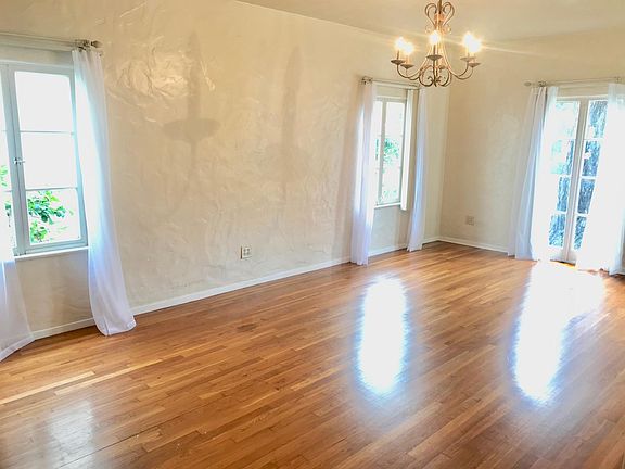 2nd image of 15 Hawthorne Way APT 110