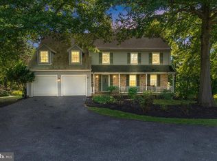 17 Oskaloosa Ct, Rockville, MD 20855