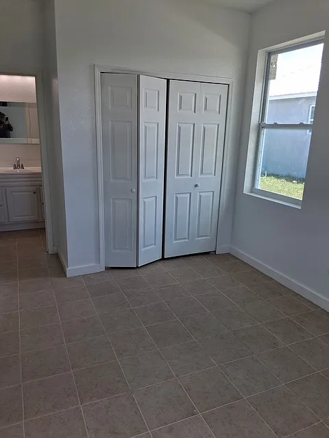 3 bed, 1325 sqft, $2,000 — Photo 2