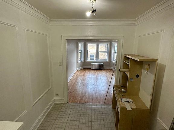 5th image of 6430 N Richmond St #3E