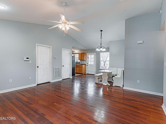 5th image of 6028 Tennyson Dr