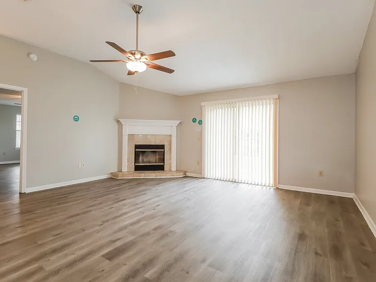 3402 Westfield Dr — Photo 4