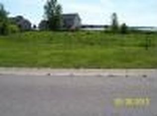 1055 Sarah Cir, Madison Lake, MN 56063