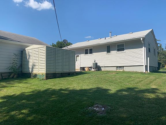 2nd image of 2821 N Lewis Ave