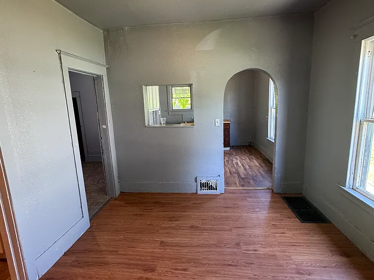 703 Ashwood Ave — Photo 6