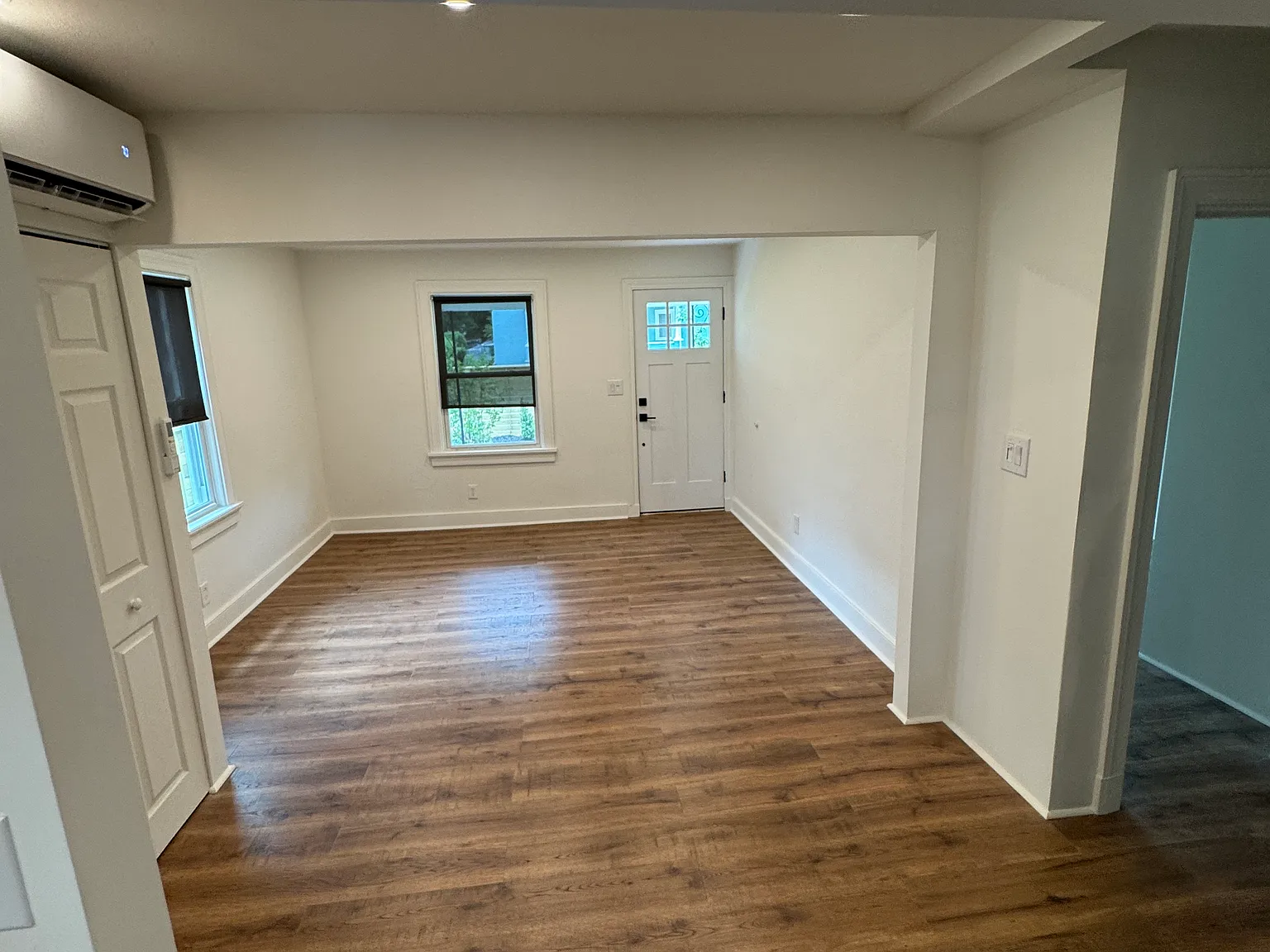 3 bed, 904 sqft, $2,625 — Photo 3