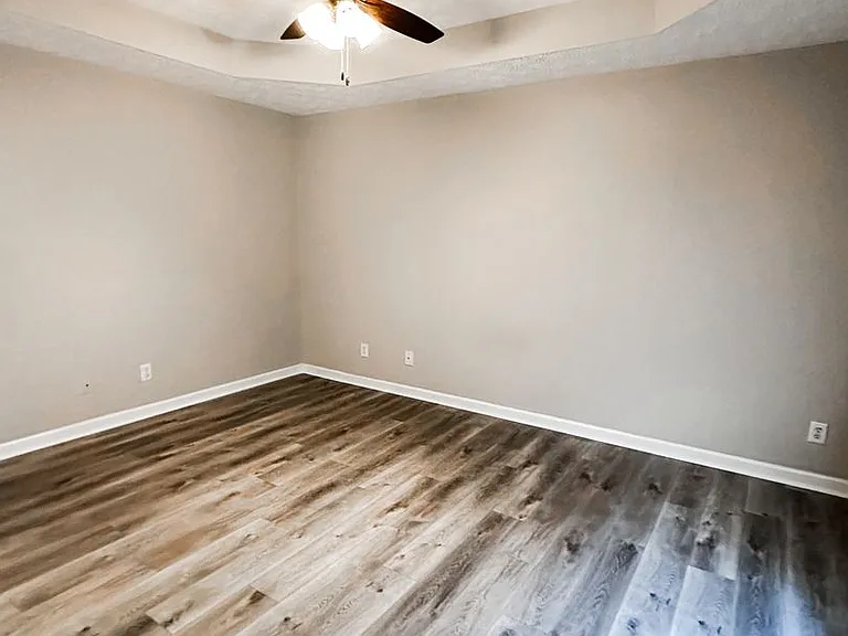 6410 Janton Way — Photo 34
