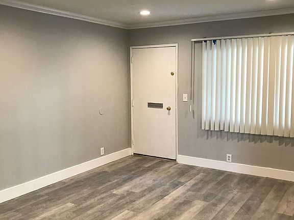 4th image of 430 Normandie Pl APT 2