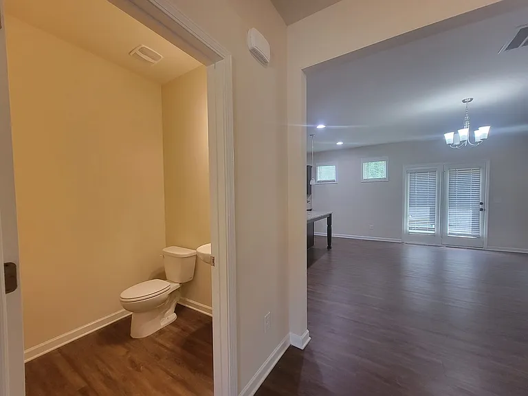 5150 Amberland Sq — Photo 8