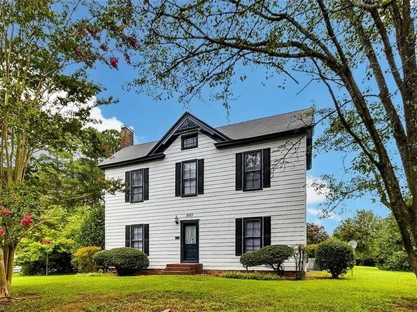 307 E Main St, Franklinville, NC 27248