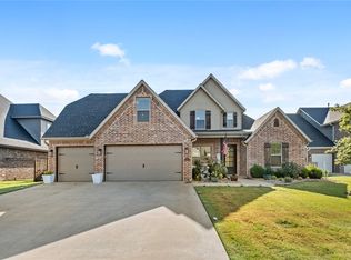201 Highland Rd, Bentonville, AR 72712