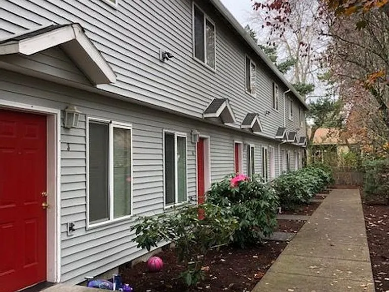 Garden Apartments — Photo 24