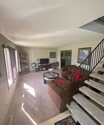4th image of 284 Mulford Ct