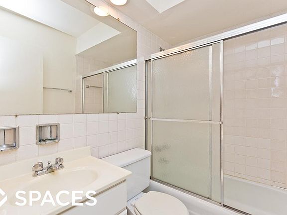 4th image of 535 W Briar Place # 454 Fl 4th