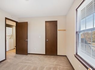 Barton Crossing / W&W Properties LLC, Shawnee, KS 66203
