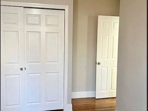 4th image of 13-23 Bissell St #23C