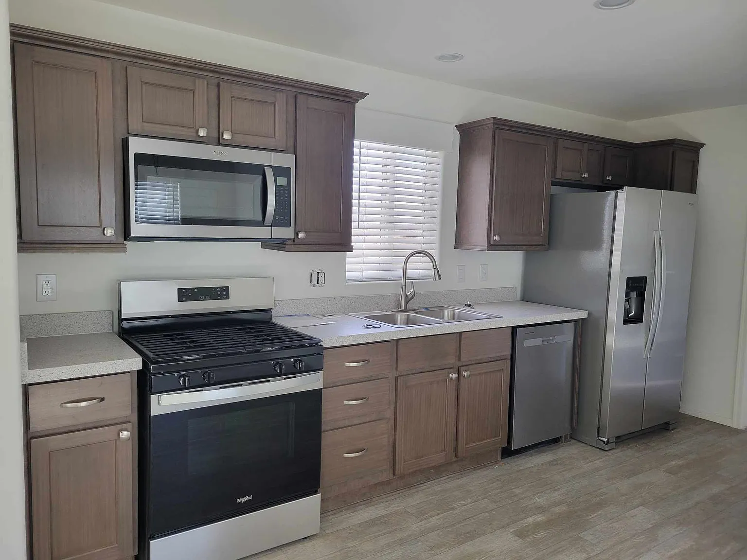 2 bed, 896 sqft, $1,010 — Photo 3